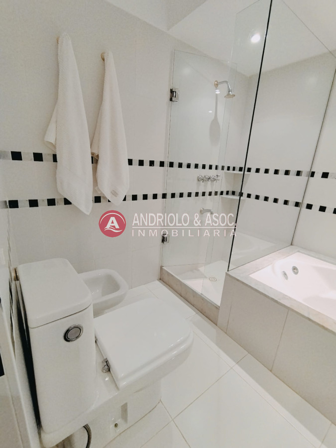Apartamento ID.8041 - ALQUILER DE TEMPORADA DE HERMOSO APARTAMENTO 4 DORMITORIOS PRIMERA LINEA BRAVA