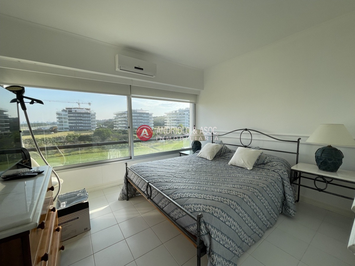 Apartamento ID.8691 - Amplio apartamento en primera línea 