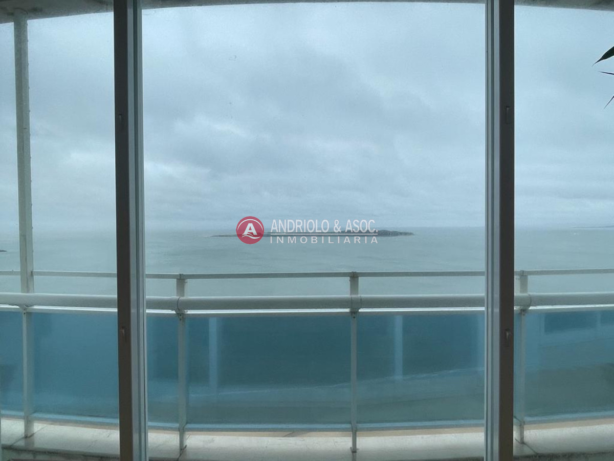 Apartamento ID.8793 - Penthouse en primera línea  