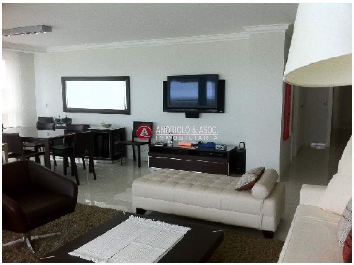 Apartamento ID.480 - primera linea de playa mansa, hermosa vista al mar y a la bahía de punta del este 