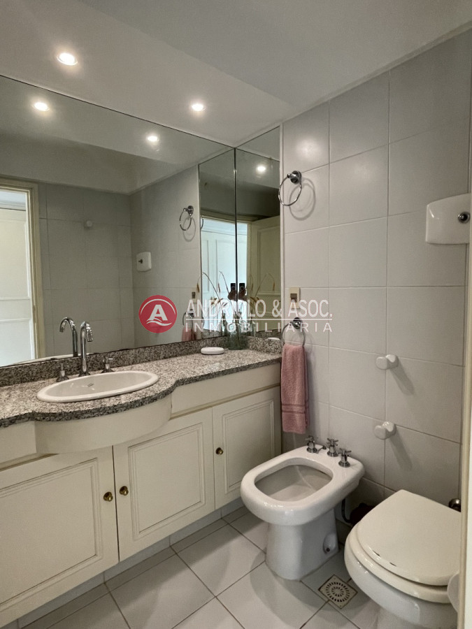 Apartamento ID.8691 - Amplio apartamento en primera línea 