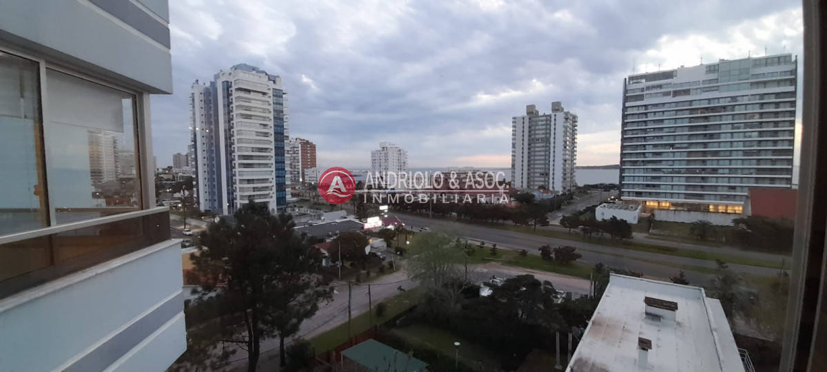 Apartamento ID.8201 - VENTA DE APARTAMENTO 2 DORMITORIOS A METROS DE PLAYA MANSA