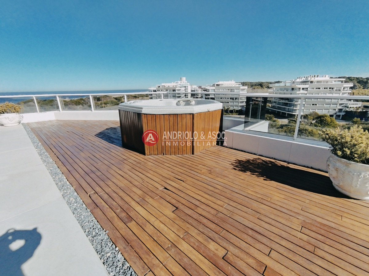 Apartamento ID.309 - ALQUILER HERMOSO DUPLEX EN PRIMERA LINEA BRAVA