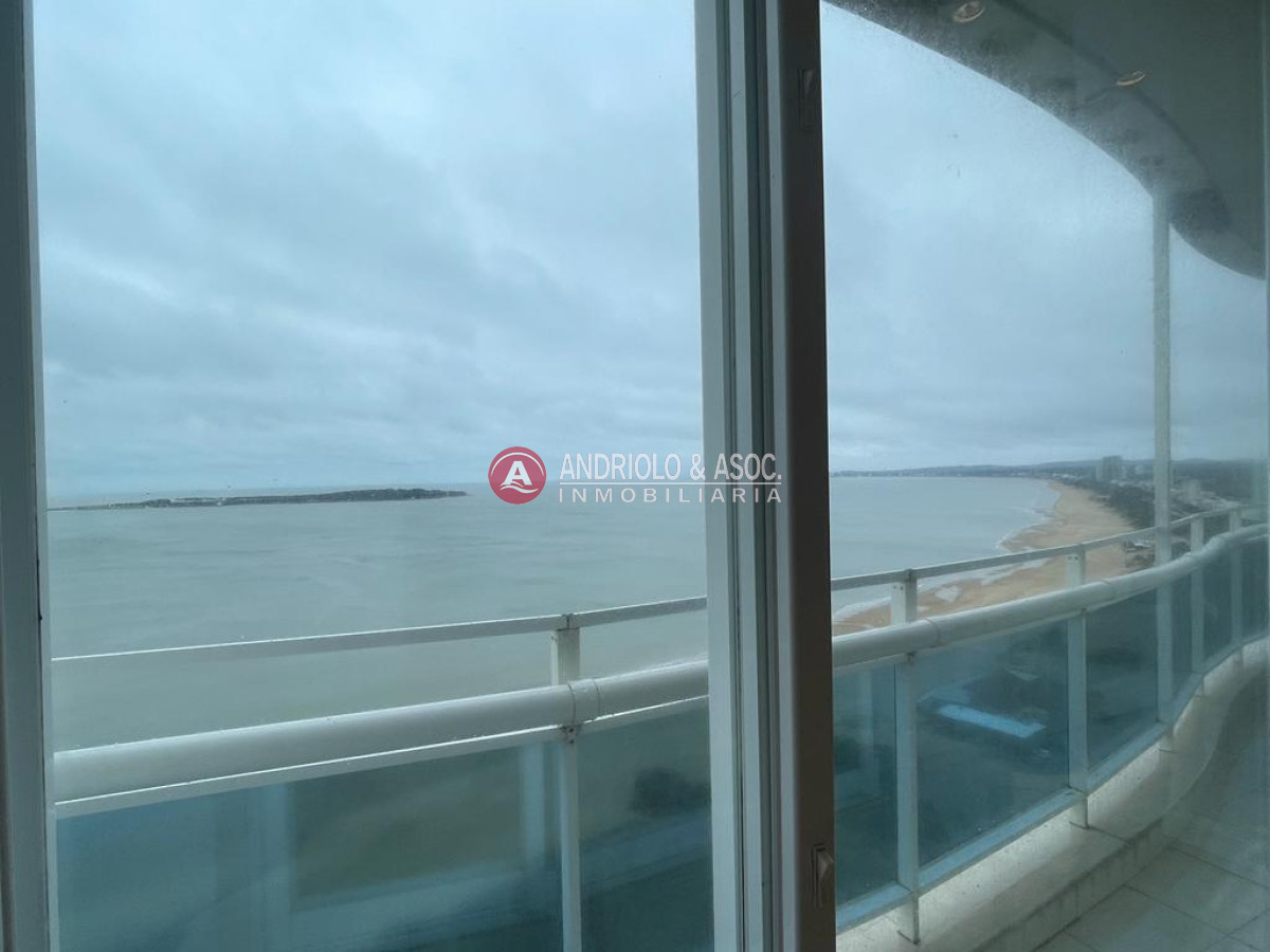 Apartamento ID.8793 - Penthouse en primera línea  