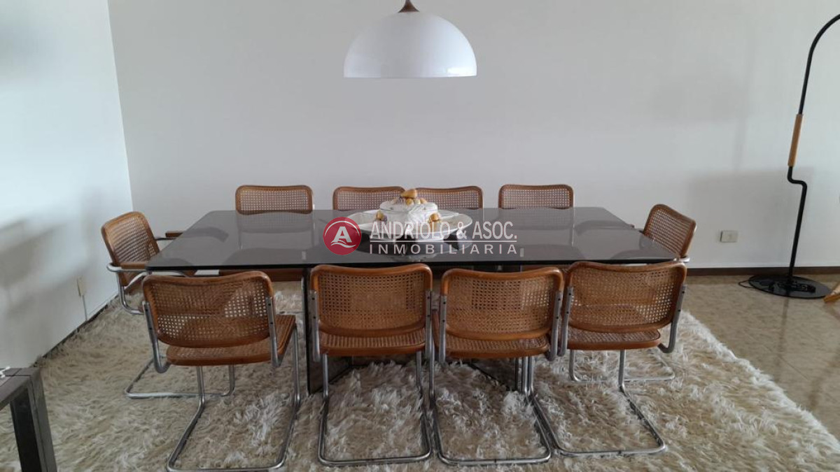 Apartamento ID.8696 - Apartamento en edificio de categoría 