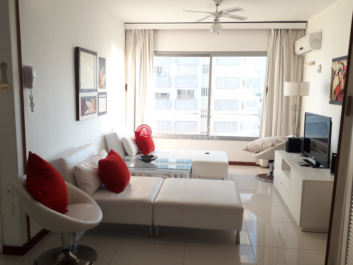 Apartamento ID.2264 - edificio a metros de playa brava 