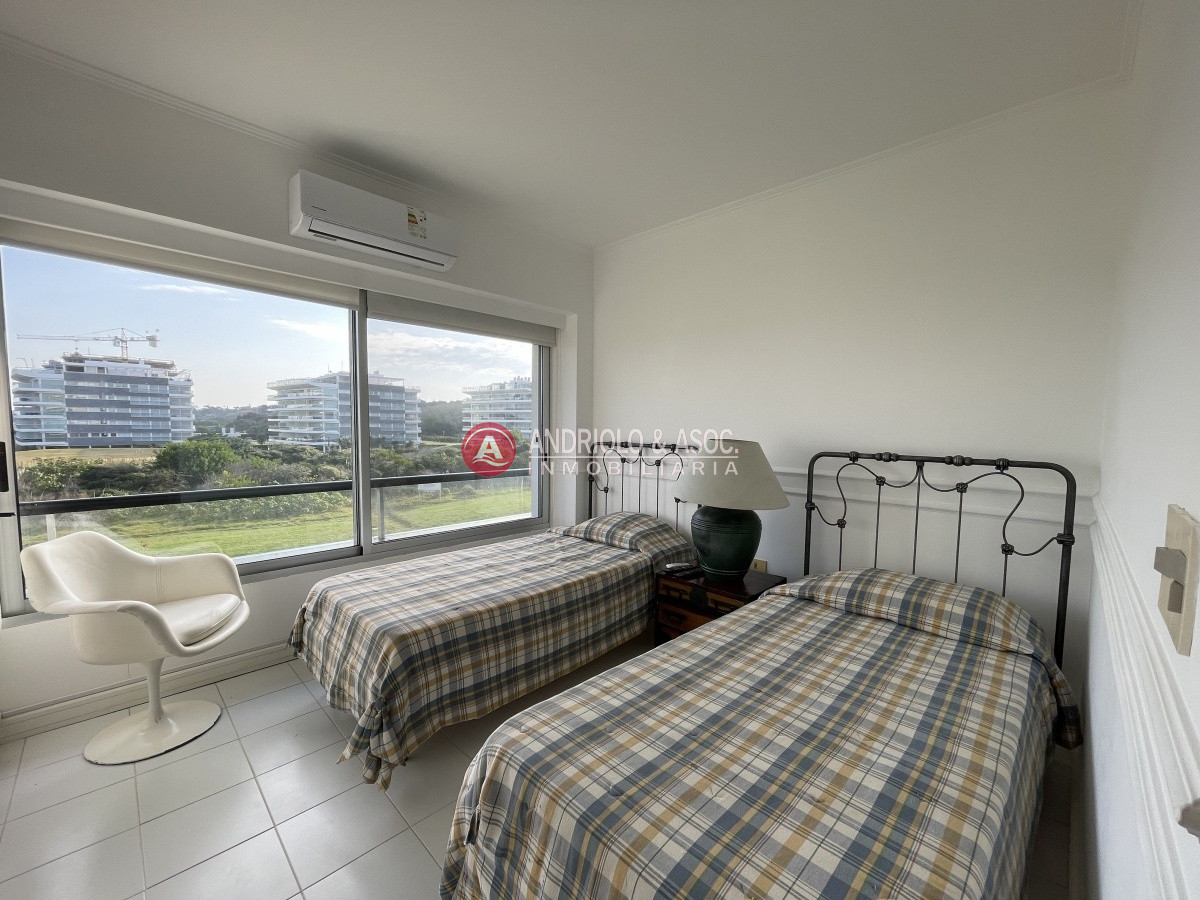 Apartamento ID.8691 - Amplio apartamento en primera línea 