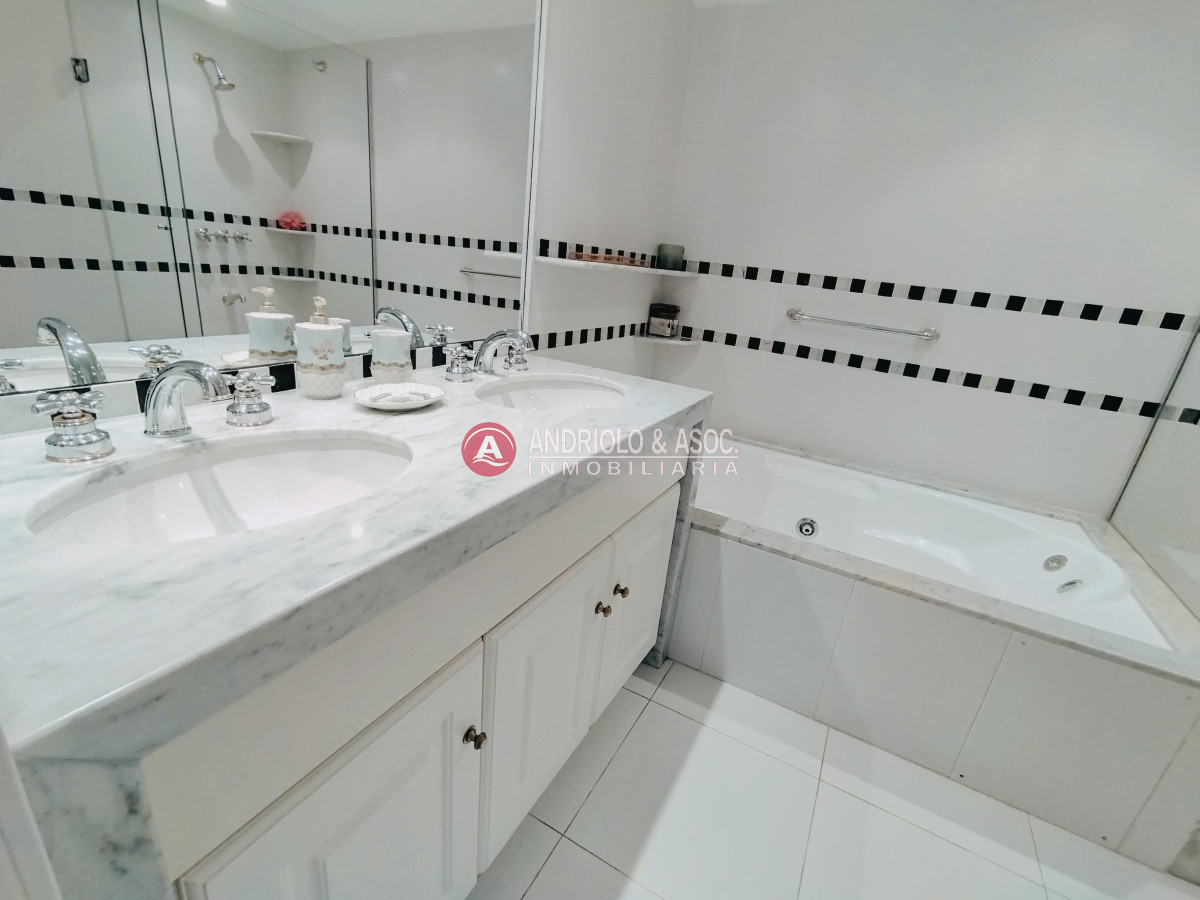 Apartamento ID.309 - ALQUILER HERMOSO DUPLEX EN PRIMERA LINEA BRAVA