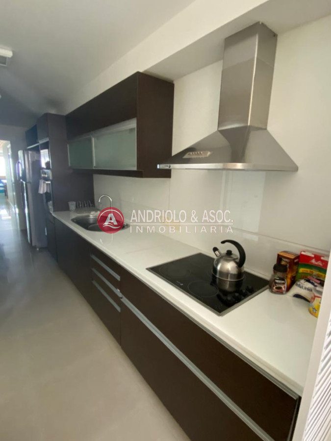 Apartamento ID.8107 - VENTA DE APARTAMENTO EN TORRE DE CATEGORIA FRENTE PLAYA BRAVA