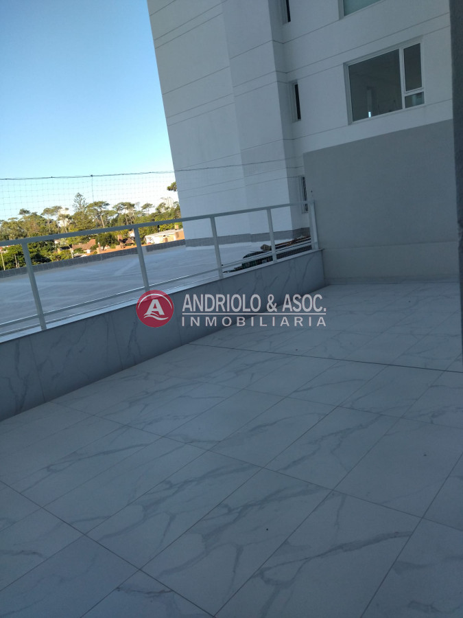 Apartamento ID.7754 - VENTA DE HERMOSO APARTAMENTO, 3 DORMITORIOS EN SUITE,  FRENTE A PLAYA MANSA.