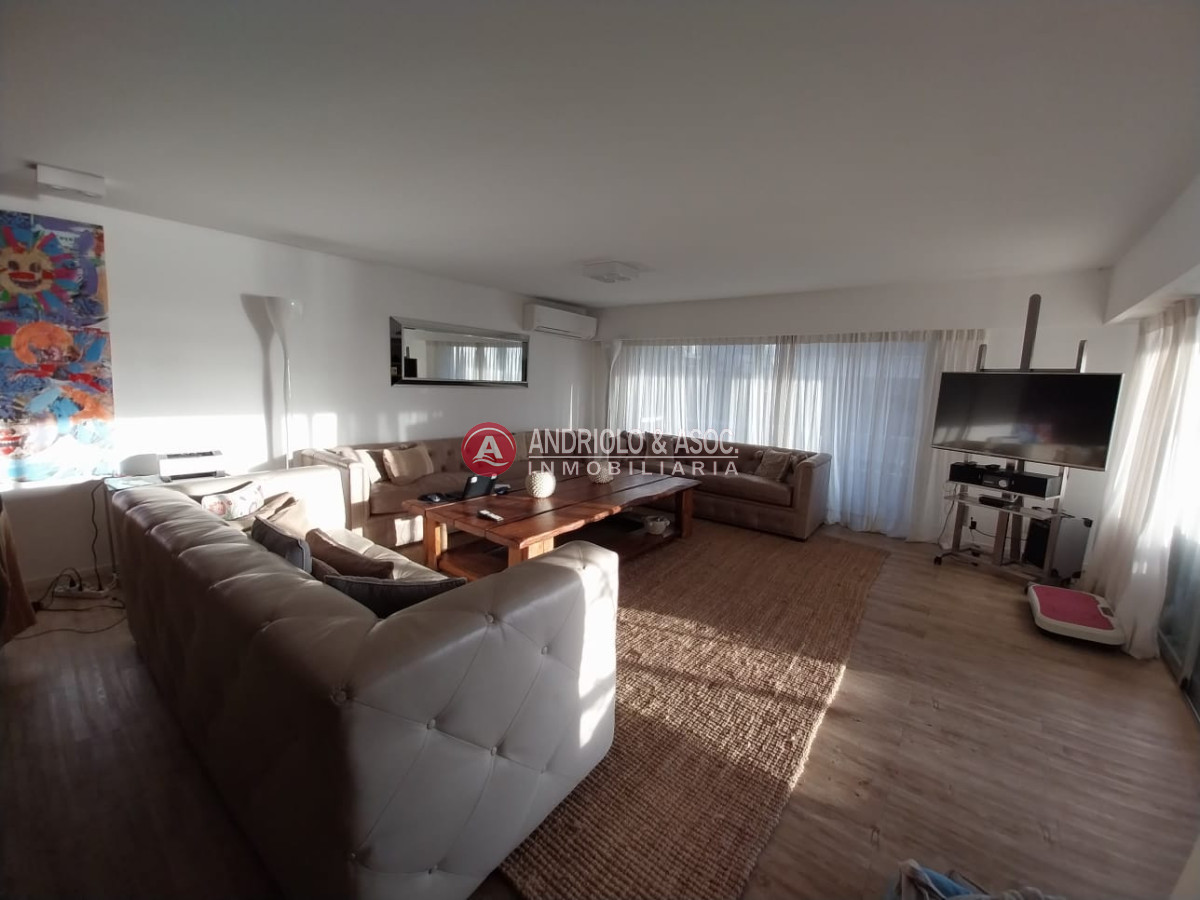 Apartamento en la Península  - AND8937A