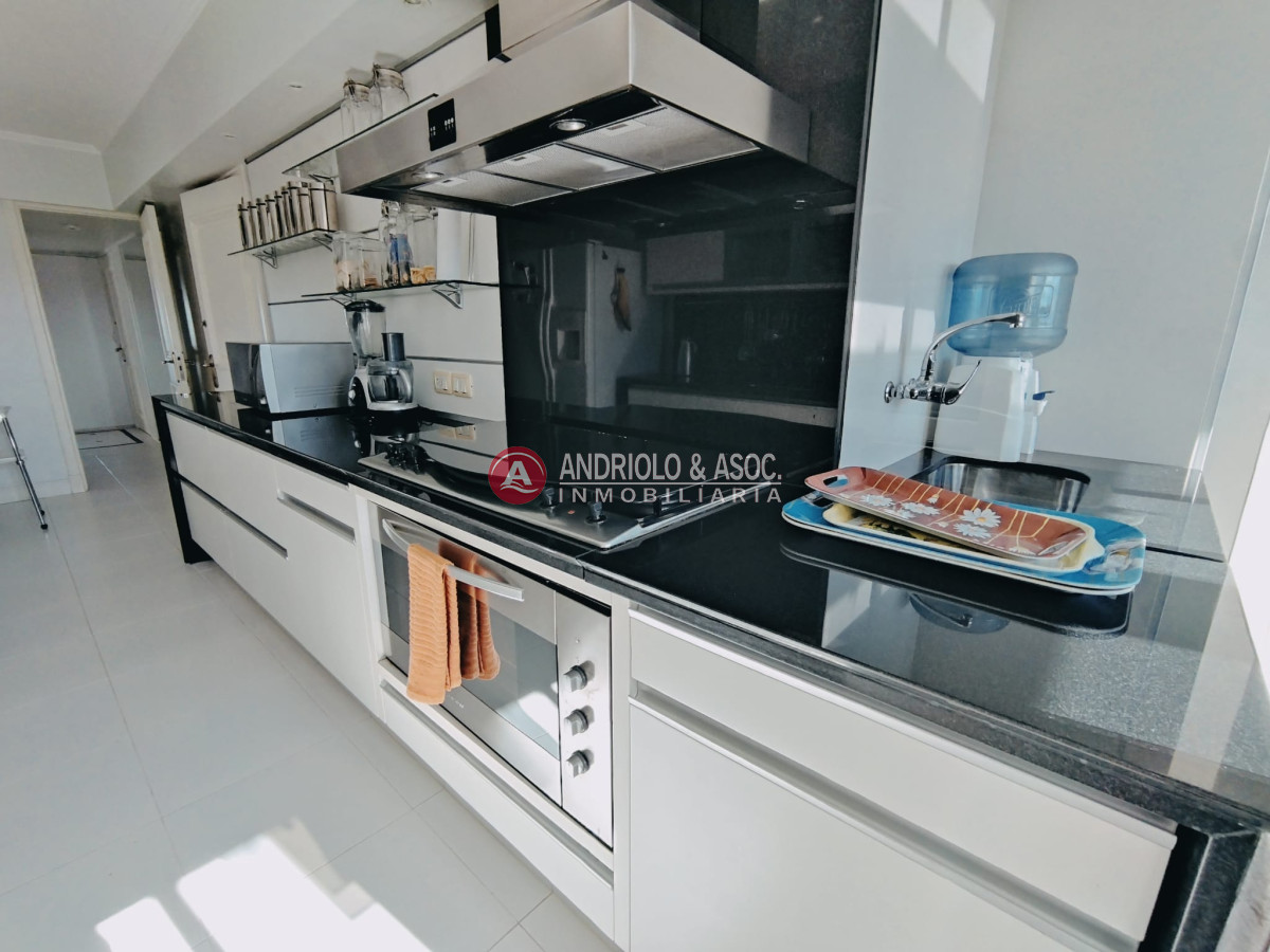 Apartamento ID.8041 - ALQUILER DE TEMPORADA DE HERMOSO APARTAMENTO 4 DORMITORIOS PRIMERA LINEA BRAVA