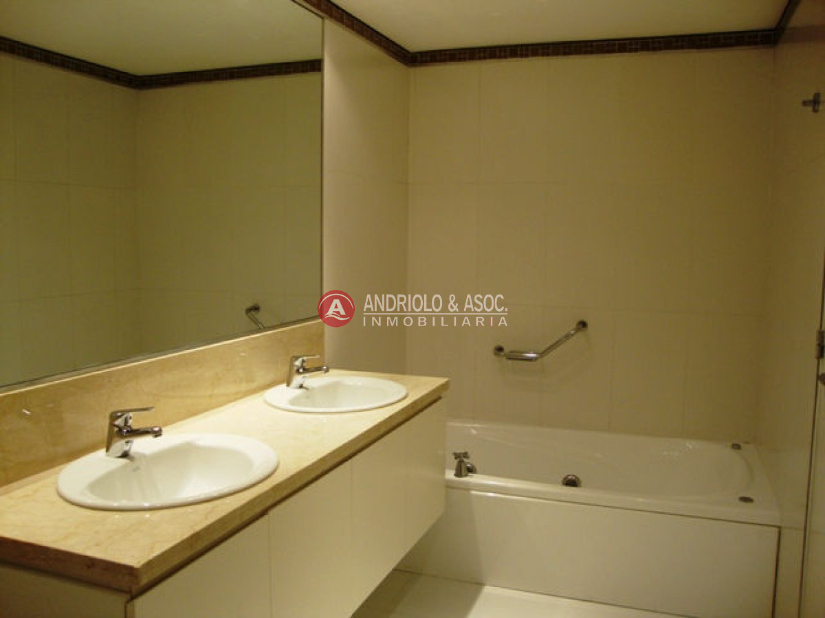 Apartamento ID.2085 - Apartamento en Punta del Este, Brava