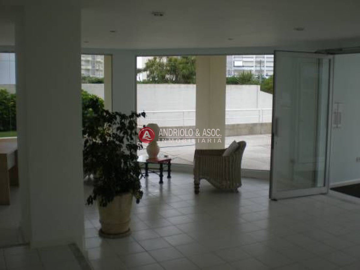 Apartamento ID.2435 - Apartamento en Punta del Este, Brava