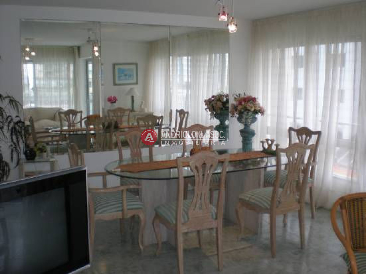 Apartamento ID.2435 - Apartamento en Punta del Este, Brava