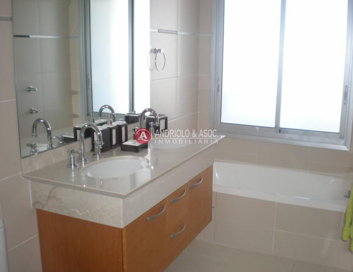 Apartamento ID.2437 - Apartamento en Punta del Este, Mansa