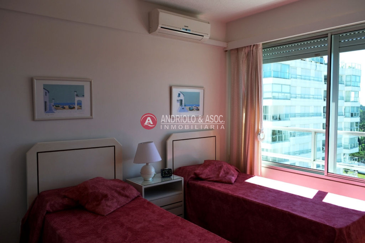 Apartamento ID.2439 - Apartamento en Punta del Este, Mansa