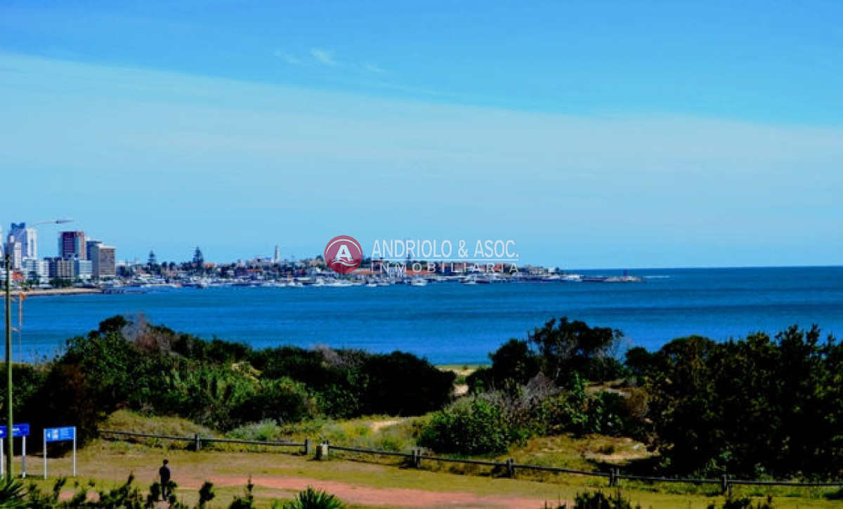 Apartamento ID.2440 - Apartamento en Punta del Este, Mansa