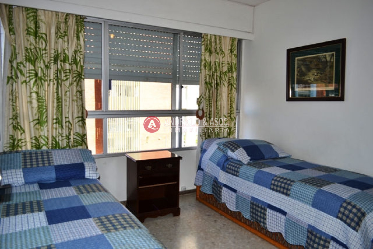 Apartamento ID.2440 - Apartamento en Punta del Este, Mansa