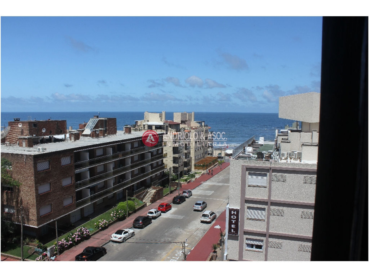 Apartamento ID.2940 -  Peninsula. 3 dormitorios, 1 en suite y dependencia