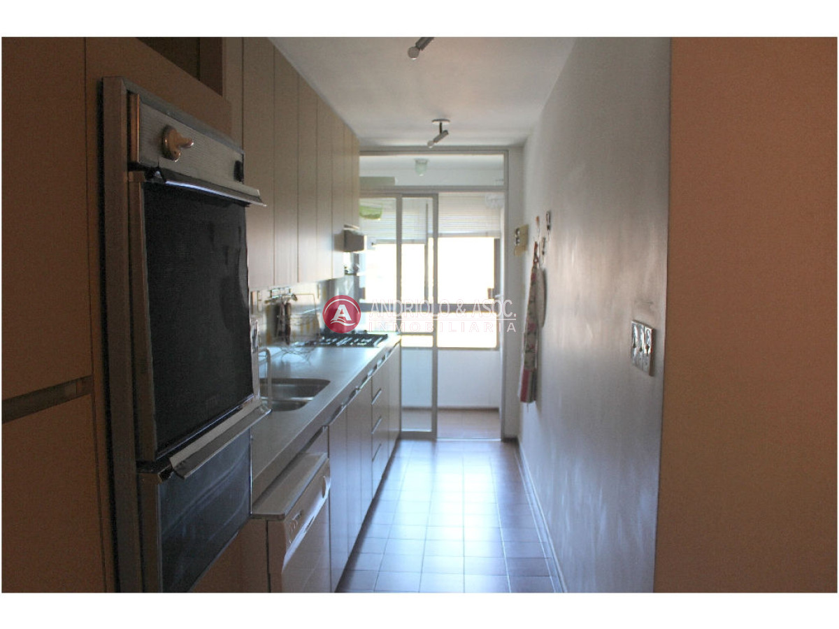 Apartamento ID.2940 -  Peninsula. 3 dormitorios, 1 en suite y dependencia