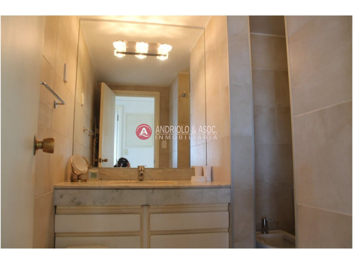 Apartamento ID.4044 - piso alto en Península, hermosa vista 