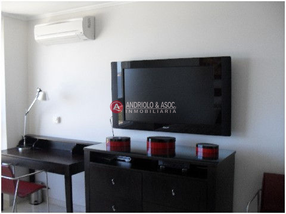 Apartamento ID.480 - primera linea de playa mansa, hermosa vista al mar y a la bahía de punta del este 