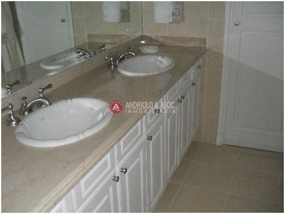 Apartamento ID.480 - primera linea de playa mansa, hermosa vista al mar y a la bahía de punta del este 