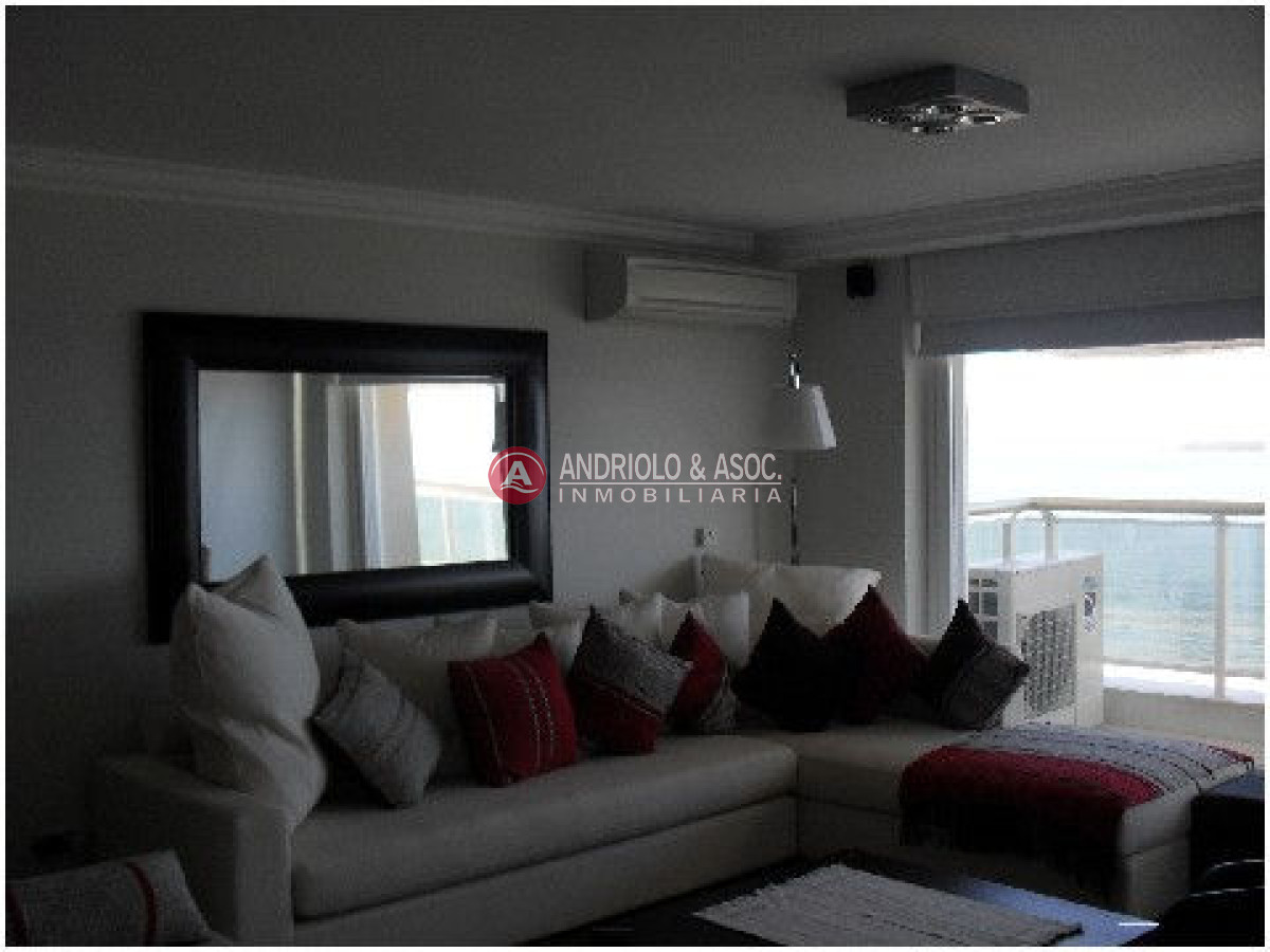 Apartamento ID.480 - primera linea de playa mansa, hermosa vista al mar y a la bahía de punta del este 