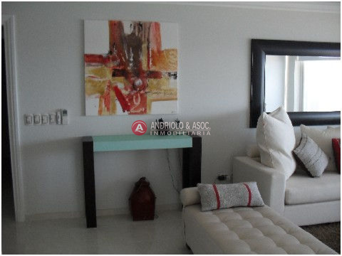 Apartamento ID.480 - primera linea de playa mansa, hermosa vista al mar y a la bahía de punta del este 