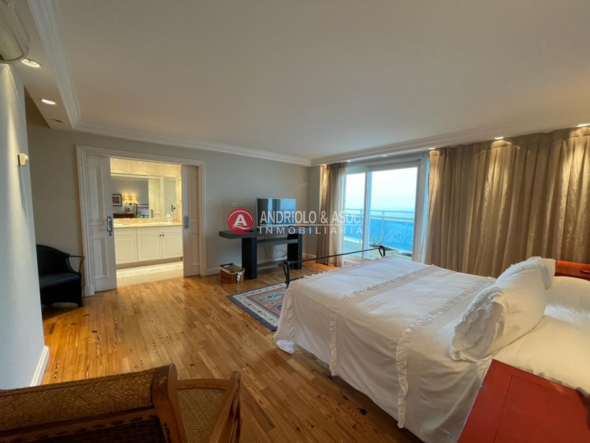 Apartamento ID.8793 - Penthouse en primera línea  