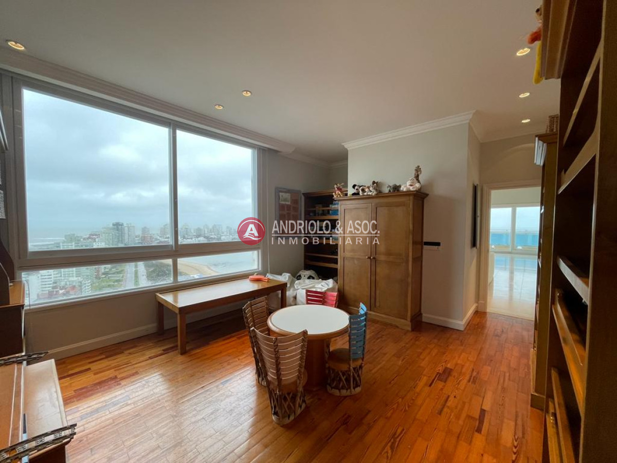Apartamento ID.8793 - Penthouse en primera línea  