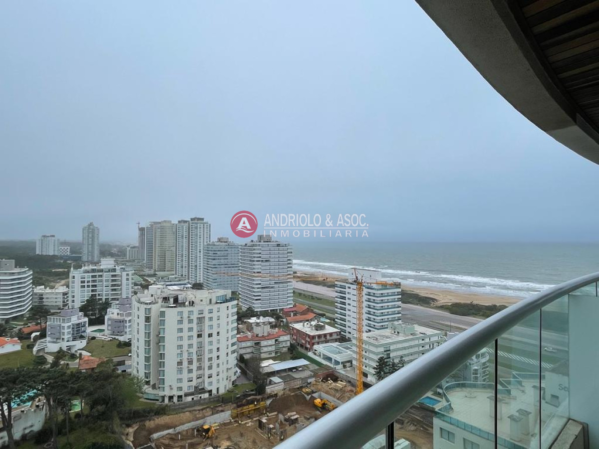 Apartamento ID.8106 - Apartamento en oportunidad en torre de categoría 
