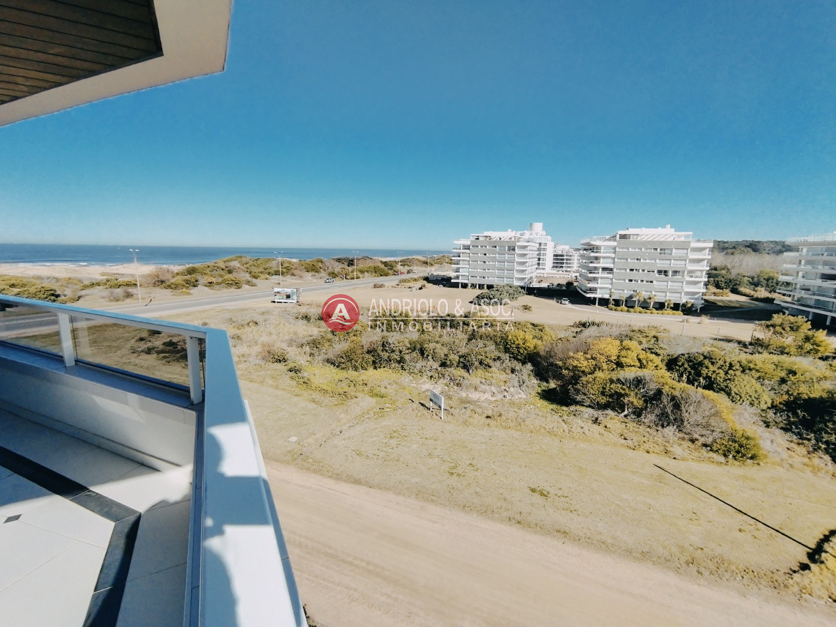 Apartamento ID.309 - ALQUILER HERMOSO DUPLEX EN PRIMERA LINEA BRAVA