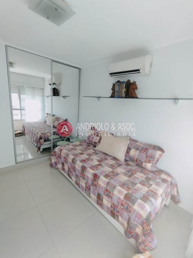 Apartamento ID.7666 - VENTA DE APARTAMENTO DE 3 DORMITORIOS Y DEPENDENCIA CON VISTA A LA MANSA