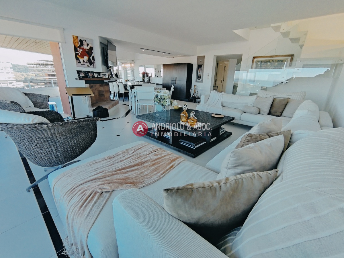 Apartamento ID.309 - ALQUILER HERMOSO DUPLEX EN PRIMERA LINEA BRAVA
