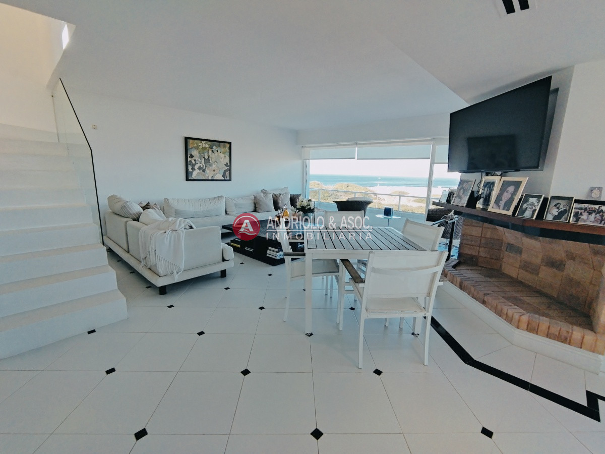 Apartamento ID.309 - ALQUILER HERMOSO DUPLEX EN PRIMERA LINEA BRAVA