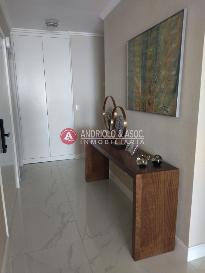 Apartamento ID.7754 - VENTA DE HERMOSO APARTAMENTO, 3 DORMITORIOS EN SUITE,  FRENTE A PLAYA MANSA.