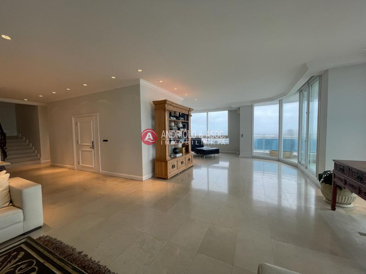 Apartamento ID.8793 - Penthouse en primera línea  