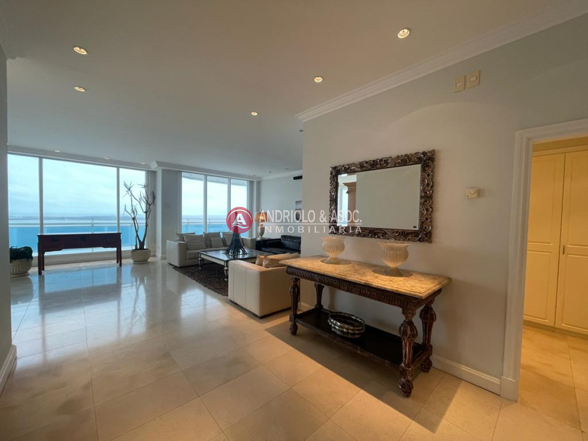 Apartamento ID.8793 - Penthouse en primera línea  