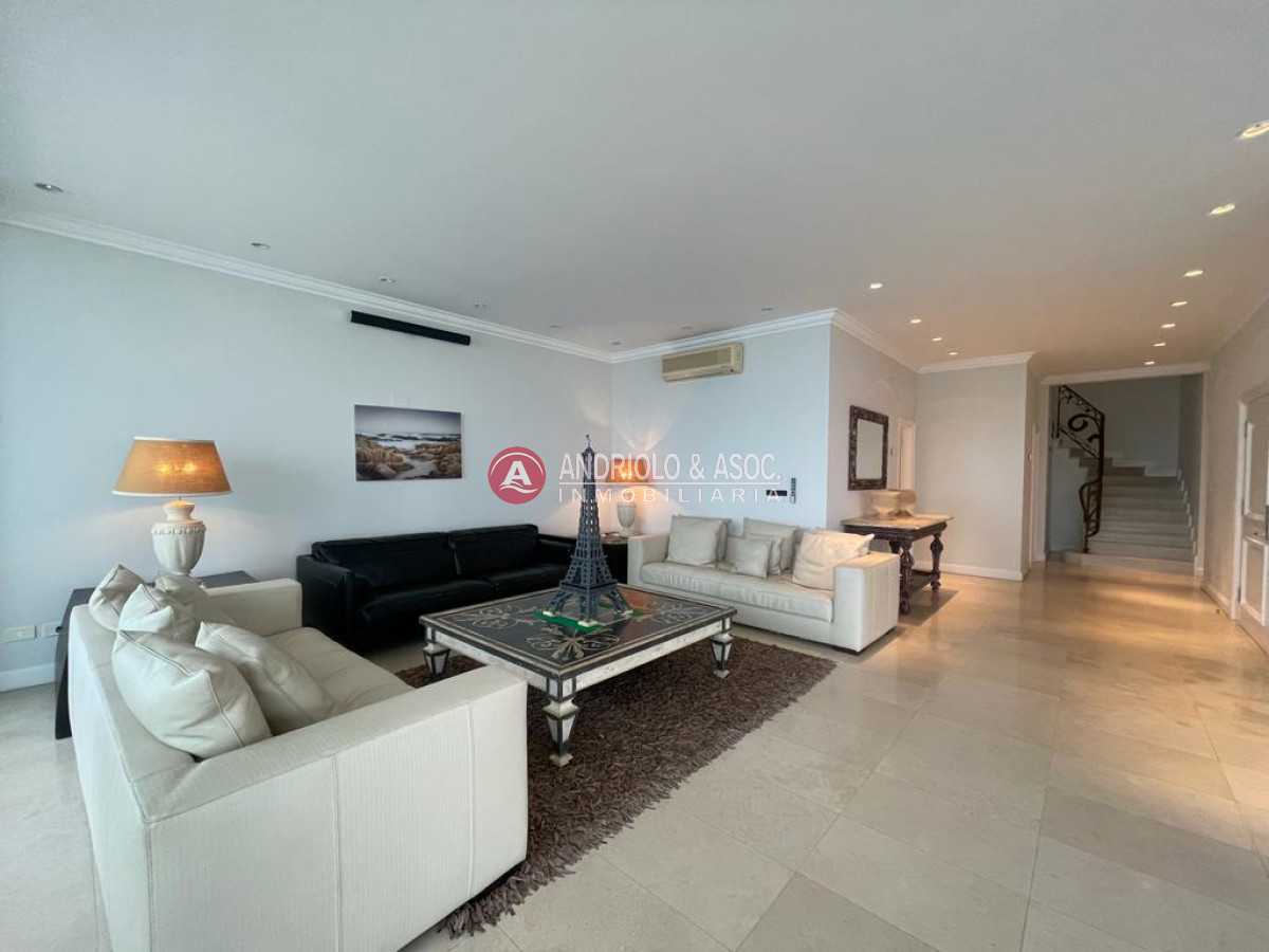 Apartamento ID.8793 - Penthouse en primera línea  