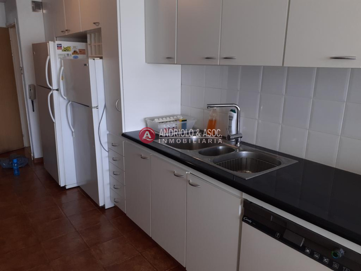Apartamento ID.8697 - Apartamento de gran dimensiones en torre de categoría 