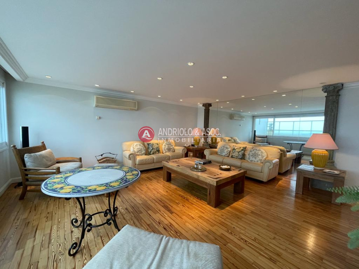 Apartamento ID.8793 - Penthouse en primera línea  