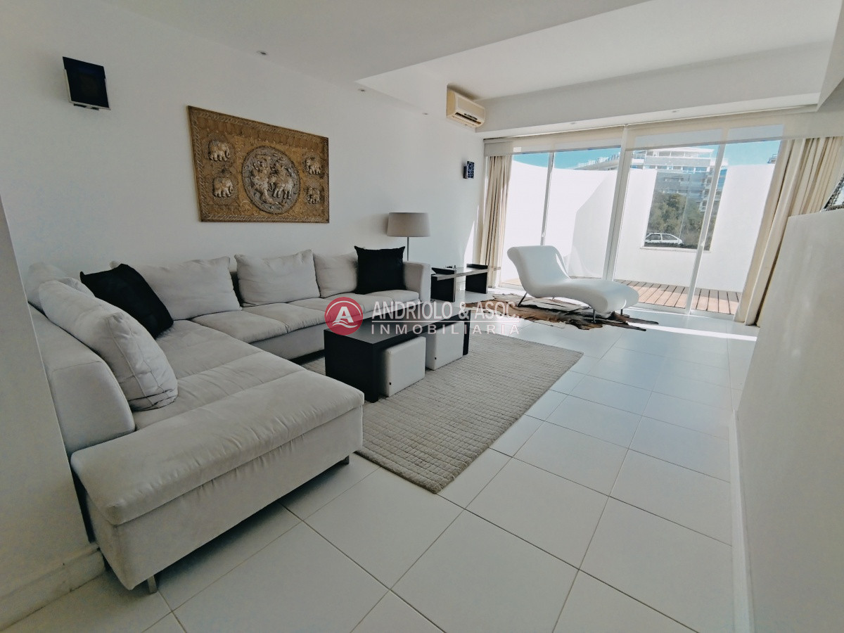 Apartamento ID.309 - ALQUILER HERMOSO DUPLEX EN PRIMERA LINEA BRAVA