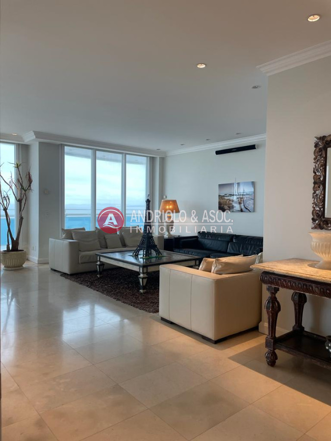 Apartamento ID.8793 - Penthouse en primera línea  