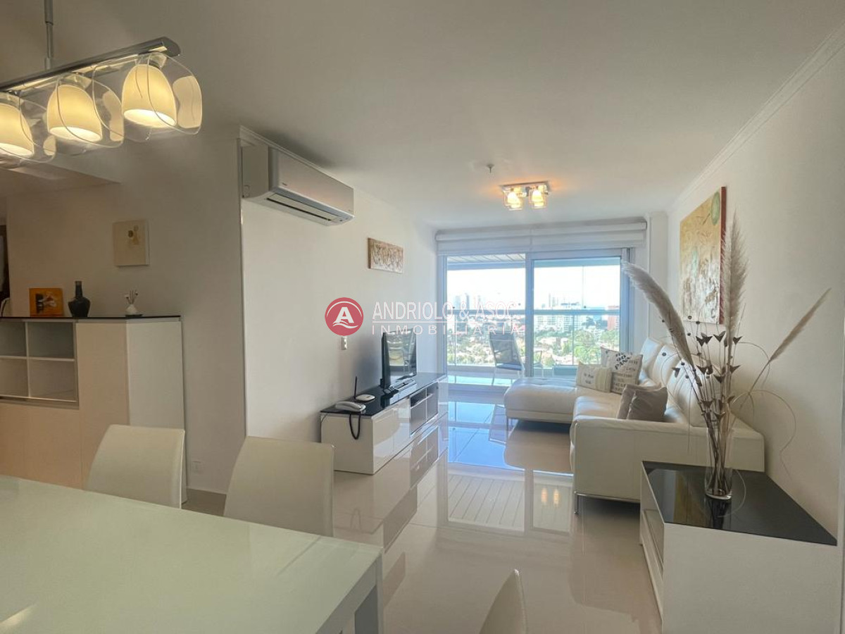Apartamento ID.8531 - Oportunidad en torre de categoría 