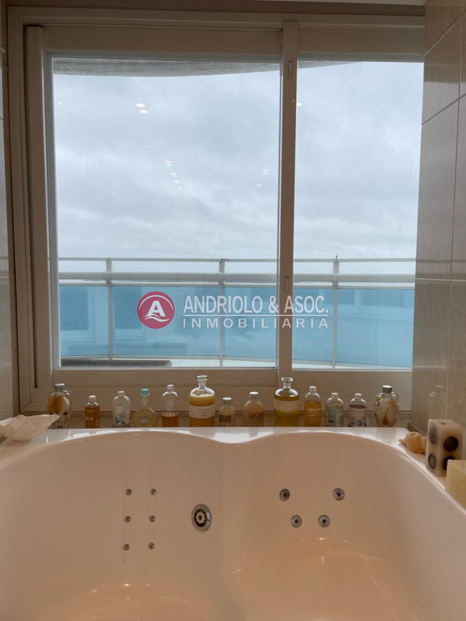 Apartamento ID.8793 - Penthouse en primera línea  