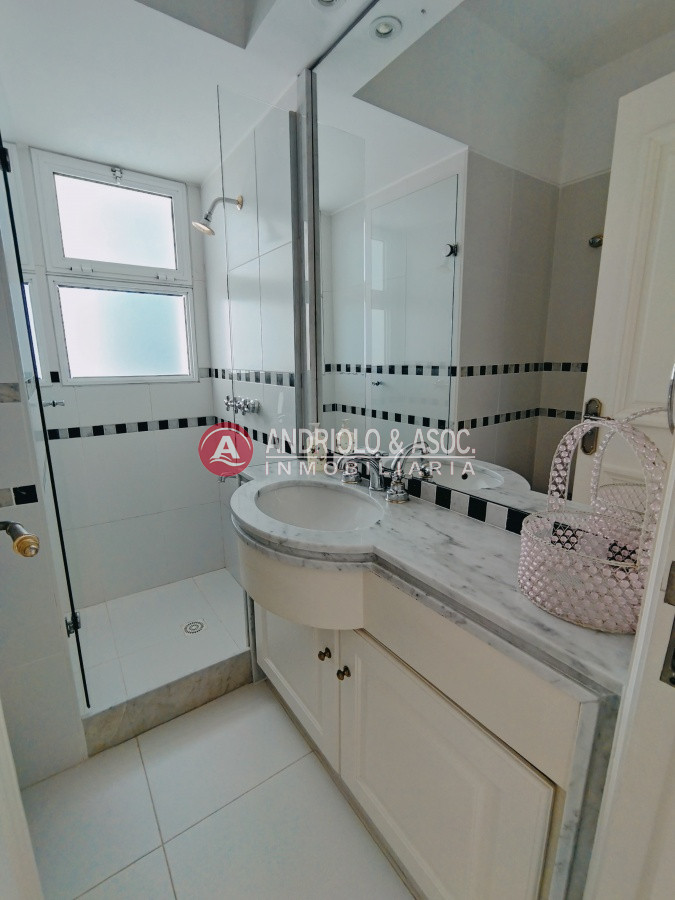 Apartamento ID.309 - ALQUILER HERMOSO DUPLEX EN PRIMERA LINEA BRAVA