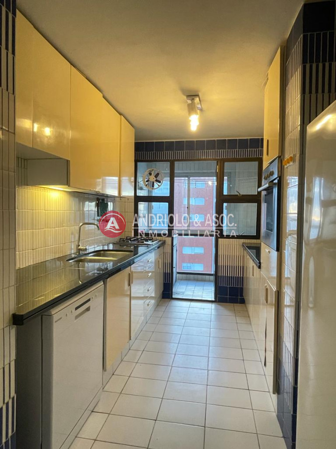 Apartamento ID.8571 - Apartamento en torre de categoría 