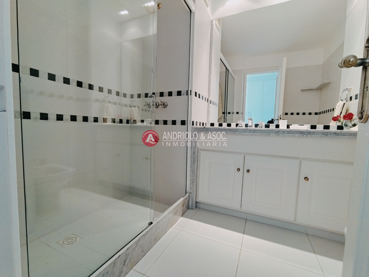 Apartamento ID.309 - ALQUILER HERMOSO DUPLEX EN PRIMERA LINEA BRAVA